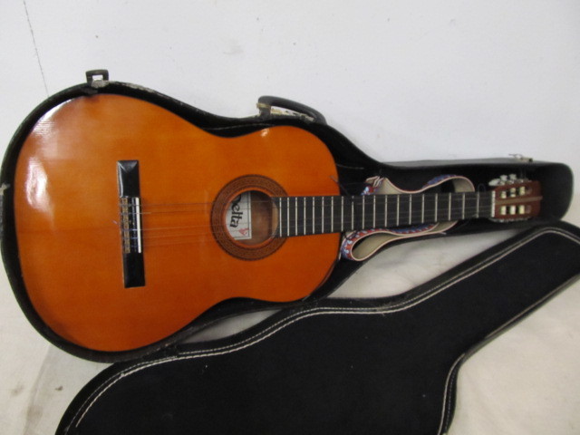 lot 32 image: DELTA Acoustic Guitar wHard Case