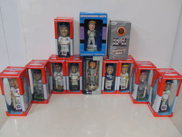 lot 70 image: Large Lot of Baseball Bobbleheads