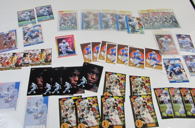 lot 90 image: Large Lot of BARRY SANDERS Football Cards