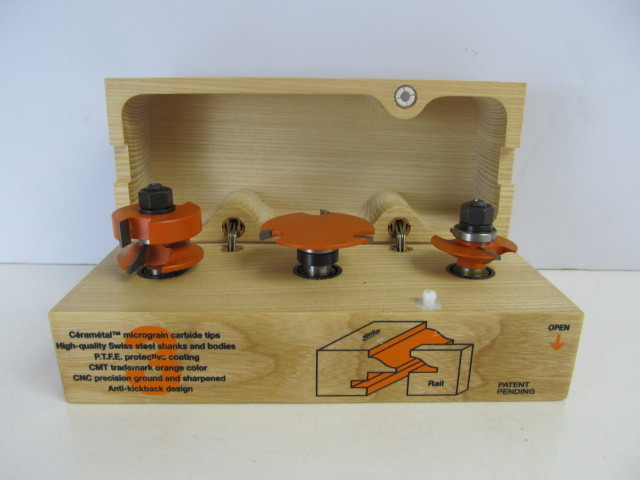 lot 126 image: CMT Sommerfeld Glass Panel Router Bit Set