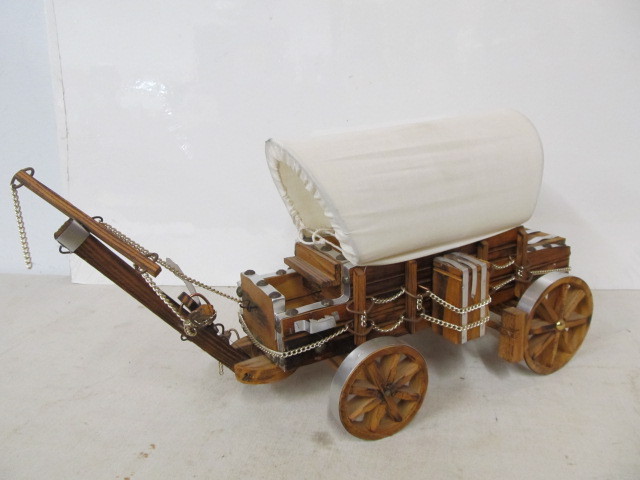 lot 115 image: NICE Vintage Signed Stagecoach Lamp