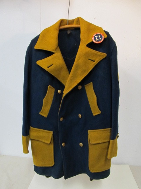 lot 122 image: Original 1940s Mens HARRISWEAR Winter Carnival Wool Jacket wProvenance & Buttons