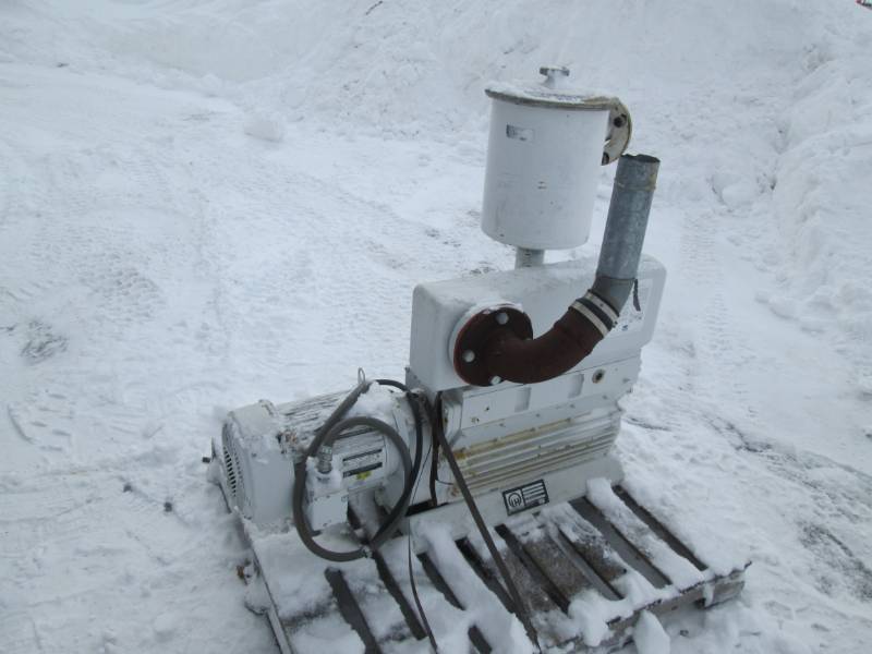lot 15 image: Vacuum Pump