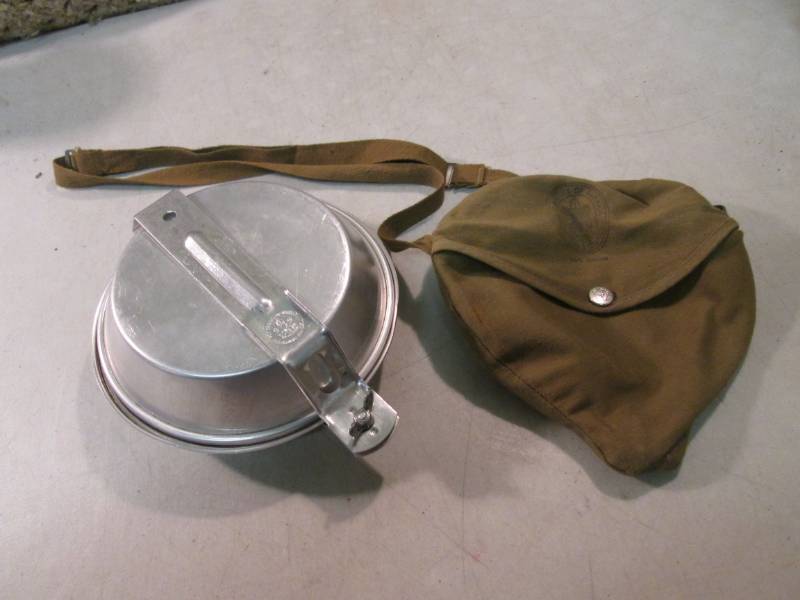 lot 96 image: Vintage Regal Boy Scouts Mess Kit  ...