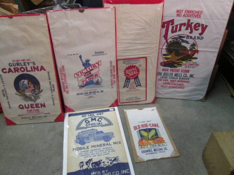 lot 125 image: Lot of Vintage Bag Collection  C-2...