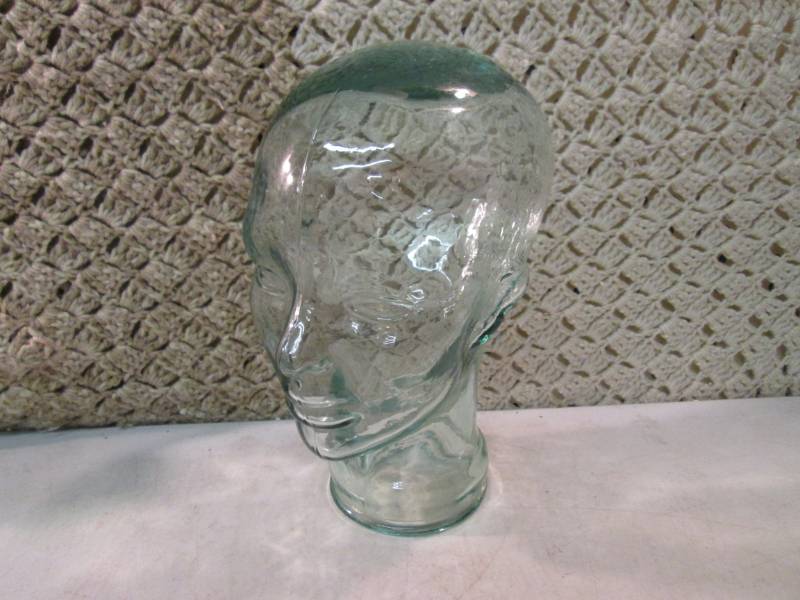 lot 134 image: Glass Display HeadBust 11 12 Tal...