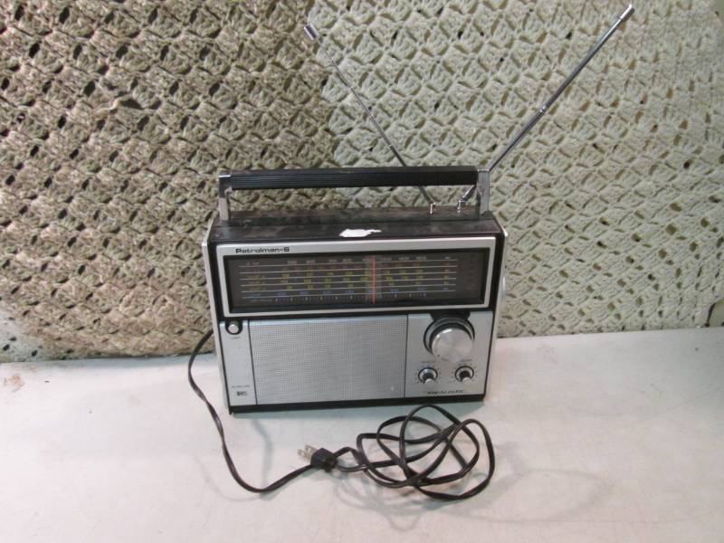 lot 136 image: Vintage Realisric Patrolman-6 Multi...