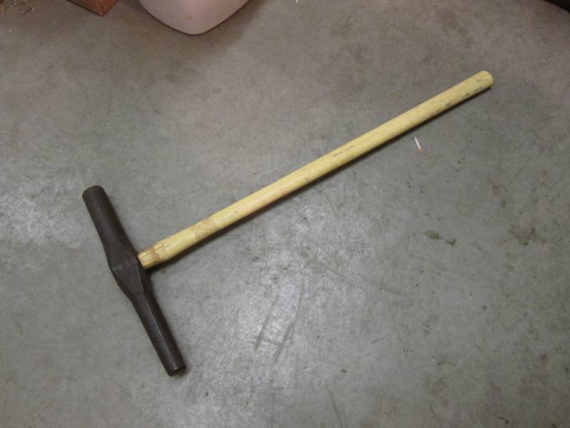 lot 139 image: Vintage Rail Road Spike Hammer  C-2...