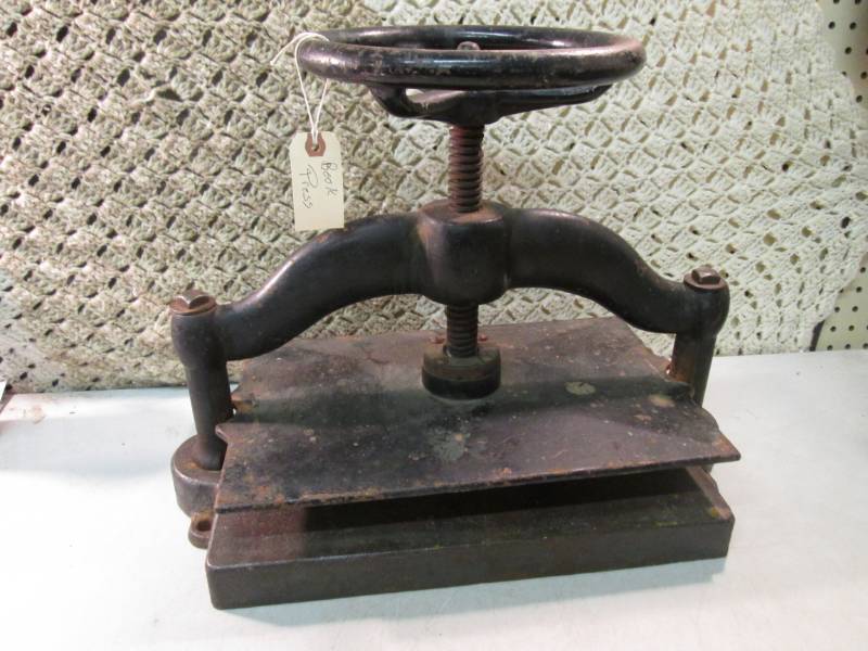 lot 142 image: Vintage Book Press Top Plate is 10...