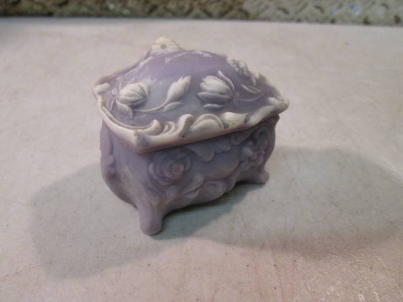 lot 155 image: Vintage Genuine Incolay Stone Ring ...