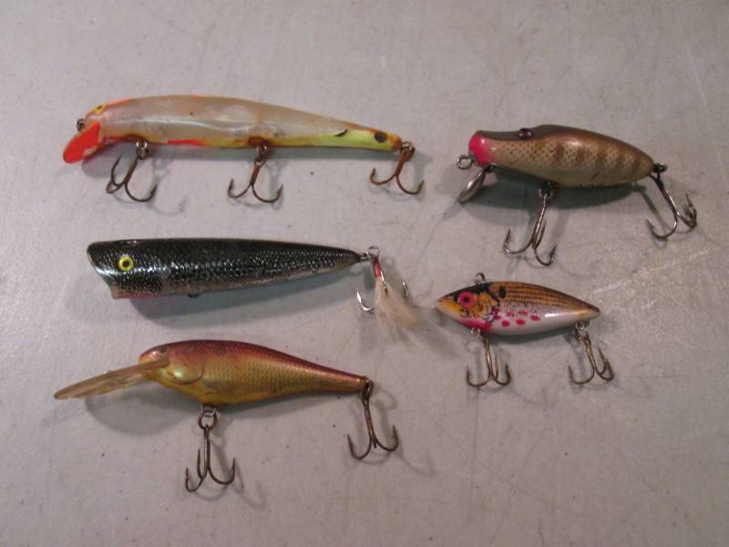 lot 161 image: Lot of 5 Vintage Fishing Lures  RM3...