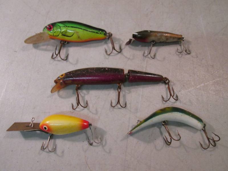 lot 163 image: Lot of 5 Vintage Fishing Lures  RM3...