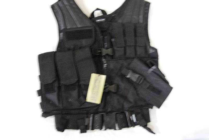 lot 10 image: Sportsman 200