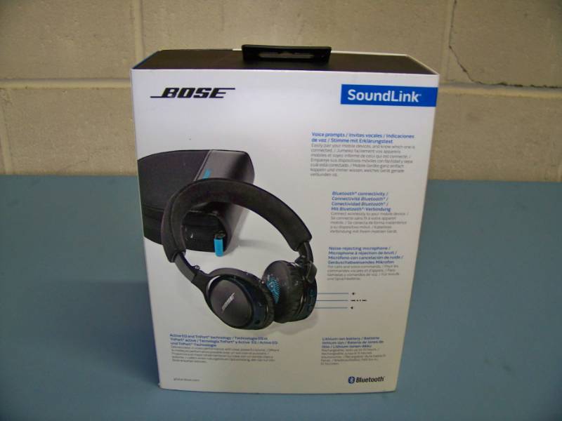 lot 23 image: Bose, SoundLink, Wireless, Bluetooth Headphones with Carrying Case in Original Box