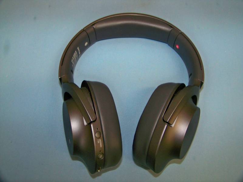 lot 31 image: Sony, h.ear on 2, Wireless, Bluetooth Stereo Headset  Headphones