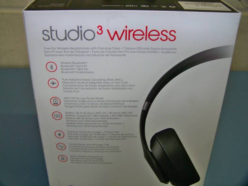 lot 32 image: Bose, Studio 3, Wireless, Bluetooth Stereo Headset  Headphones in Original Box for REPAIR
