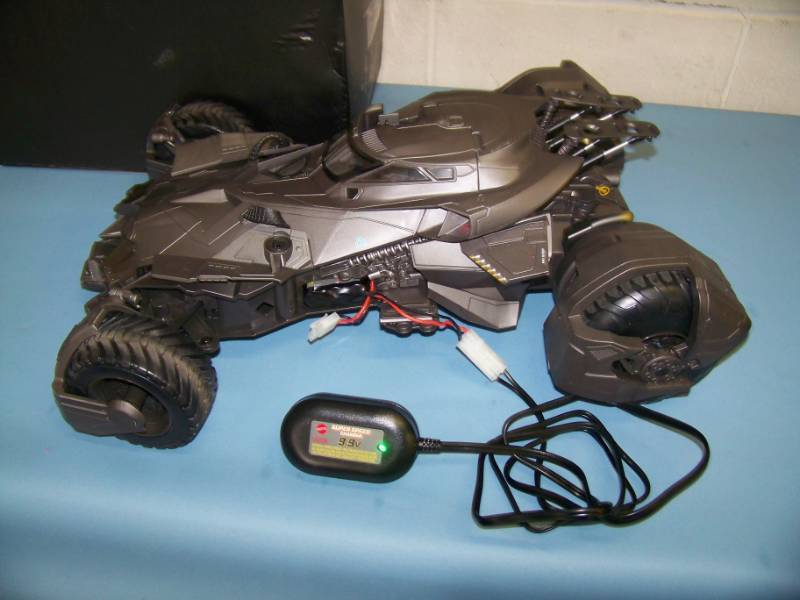 lot 100 image: Batmobile Remote Control (RC) Car for PARTS  REPAIR