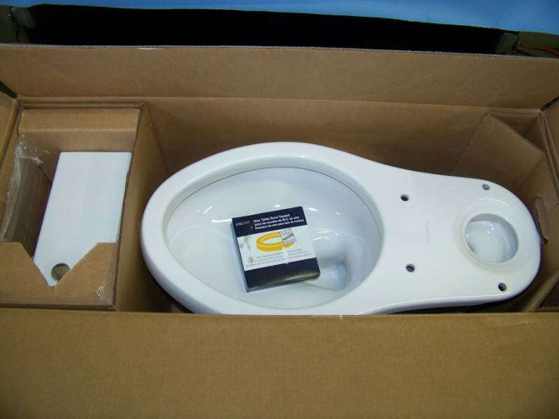 lot 82 image: Kohler, Lintelle, Complete Toilet Kit - NEW in Original, Open Box