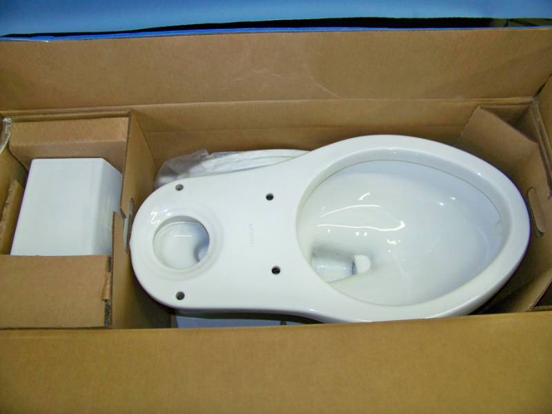 lot 83 image: Kohler, Lintelle, Complete Toilet Kit in Original Box - Missing Parts