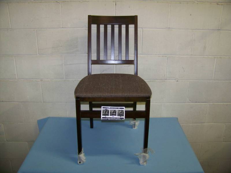 lot 71 image: (4) MECO, Stakmore, Solid Wood, Padded, Folding Chairs