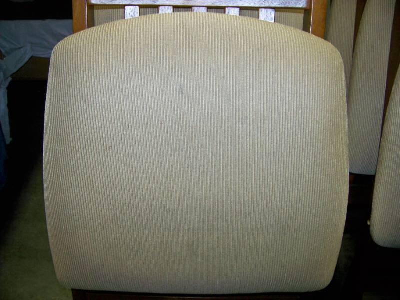 lot 74 image: (5) MECO, Stakmore, Solid Wood, Padded, Folding Chairs
