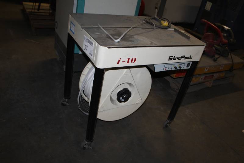 lot 37 image: StraPack Semi Automatic Strapping Machine
