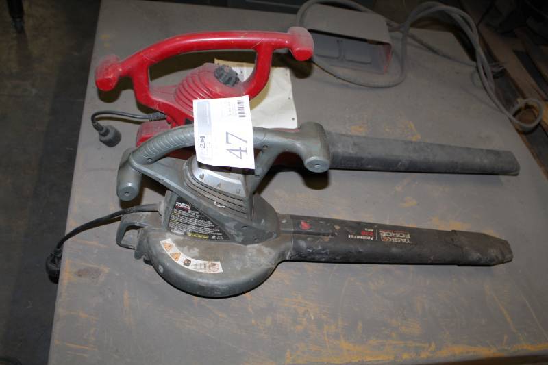 lot 47 image: Toro,Task Force Electric Leaf Blowers
