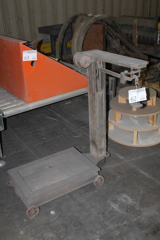 lot 62 image: Floor Scale