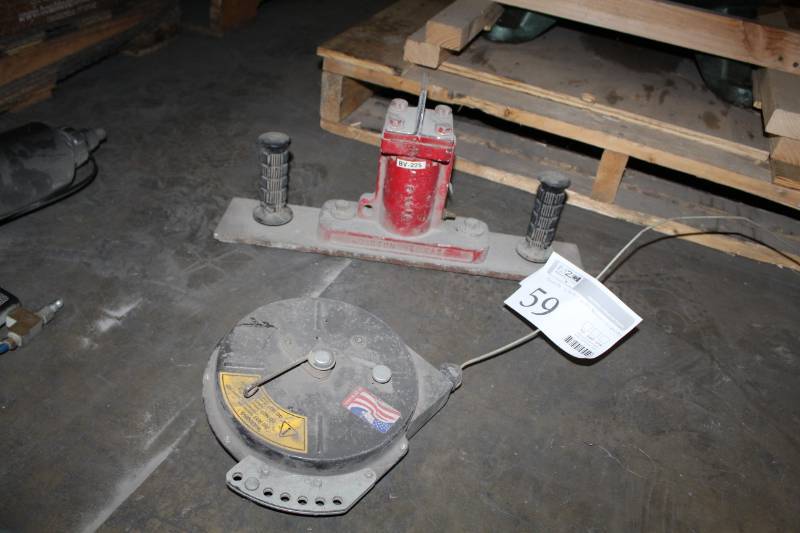 lot 59 image: Pneumatic Vibrator with Recoil Suspension