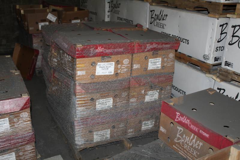 lot 137 image: Boulder Creek Stone Products Boxes of Prairie Bluff Tuscon 90-Degree Corners