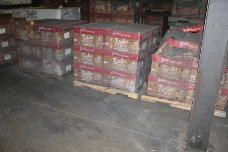 lot 134 image: Boulder Creek Stone Products Boxes of Splitface Sheffield 90-Degree Corners