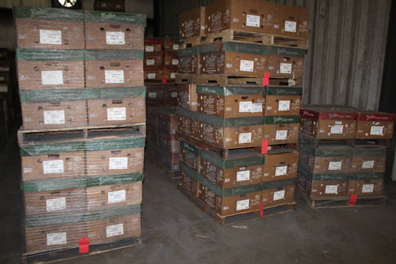 lot 130 image: Boulder Creek Stone Products Boxes of 90-Degree Corners and Flats - Tumbled Kenyon Flats, Tumbled Harwood Corners, Tumbled Burke Flats, And More
