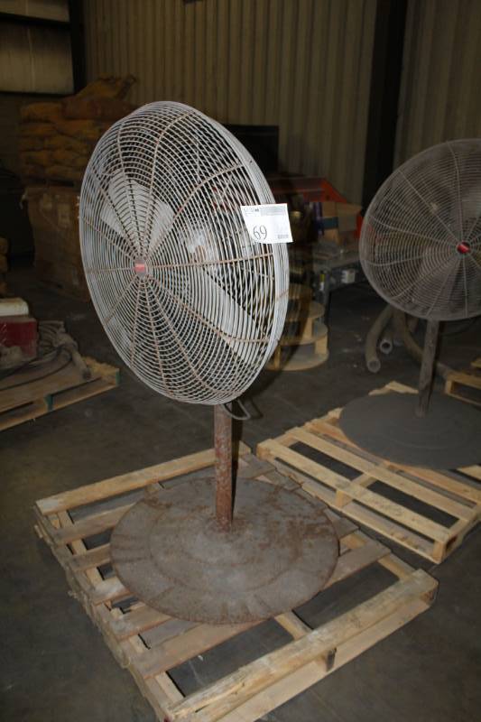 lot 69 image: Dayton Floor Circulation Fan