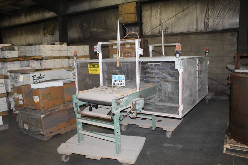 lot 4 image: Roach Box Staple Machine with Power Conveyor System