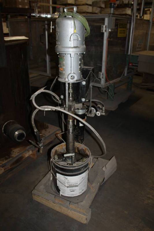 lot 31 image: Graco President Air-Powered Glue Dispenser Pump