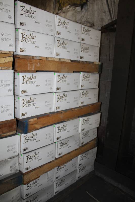 lot 113 image: Boulder Creek Stone Products Boxes of Estate Paintable Flats