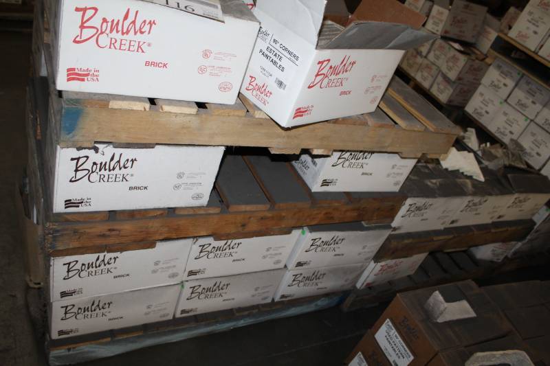lot 116 image: Boulder Creek Stone Products Boxes of Estate Paintables 90-Degree Corners and Flats