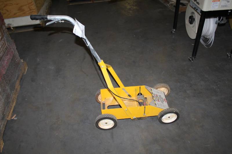 lot 41 image: Rust-oleum Stripe It Spray Paint Striping Machine