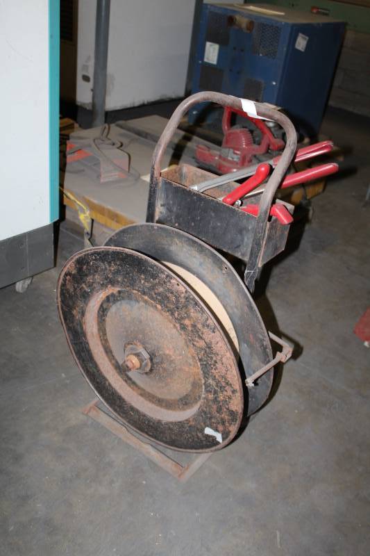 lot 40 image: Portable Manual Strap
