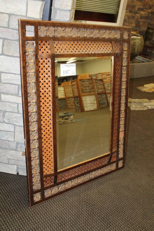 lot 197 image: Decorative Frame Wall Mirror