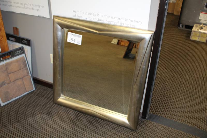 lot 194 image: Metal Frame Wall Mirror