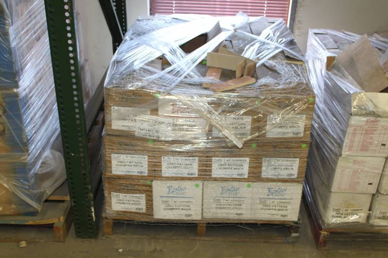 lot 207 image: Boulder Creek Stone Products Boxes of Used Pattern Champps Brick 90-Degree Corners and Flats