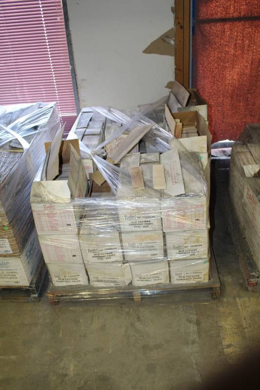 lot 208 image: Boulder Creek Stone Products Boxes of New Pattern Sunburst Taupe Flats