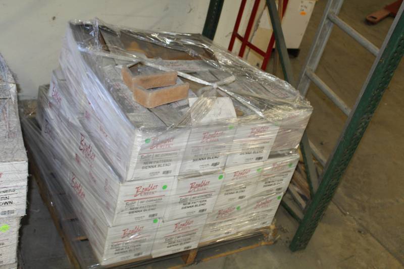 lot 213 image: Boulder Creek Stone Products Boxes of New Pattern Sienna Blend 90-Degree Corners