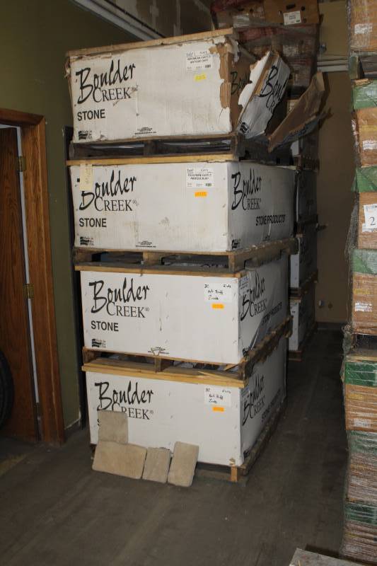 lot 225 image: Boulder Creek Stone Products Boxes of Bavarian Castle Antique Buff Flats