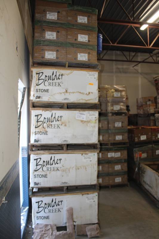 lot 237 image: Boulder Creek Stone Products Boxes of Ohio Rubble Desert Sand 90-Degree Corners