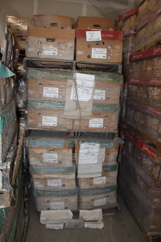 lot 248 image: Boulder Creek Stone Products Boxes of Ohio Rubble Oklahoma Crme 90-Degree Corners and Flats