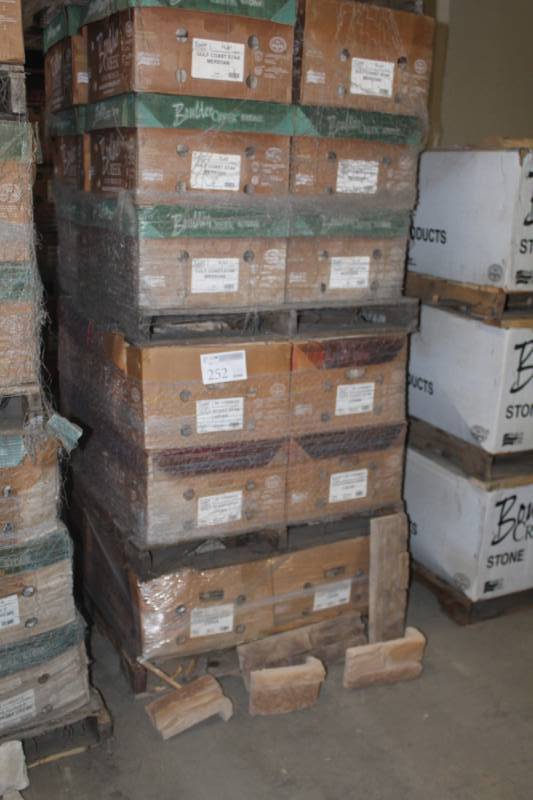 lot 252 image: Boulder Creek Stone Products Boxes of Gulf Coast Stak Logan 90-Degree Corners and Meridian Flats