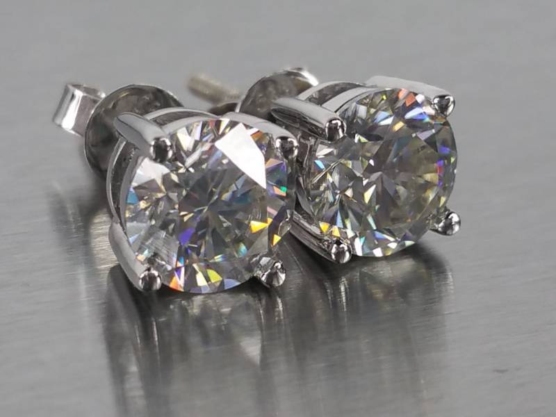 lot 7 image: 2ct Moissanite Stud Estate Earrings with Screwback in 14k White
