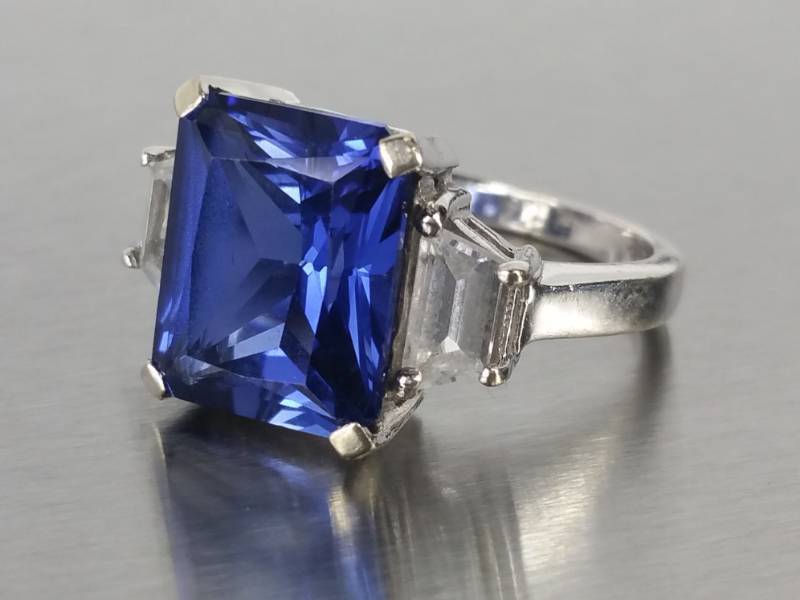 lot 14 image: 5 CT Sapphire Estate Ring in 14k White Gold
